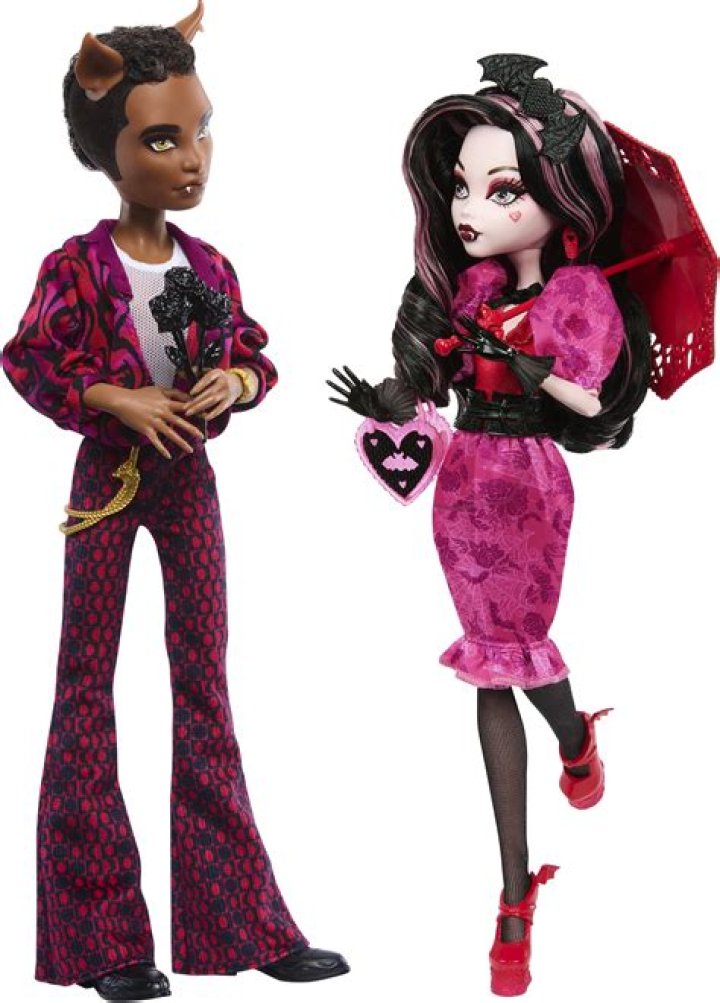 Did draculaura break up with Clawd?